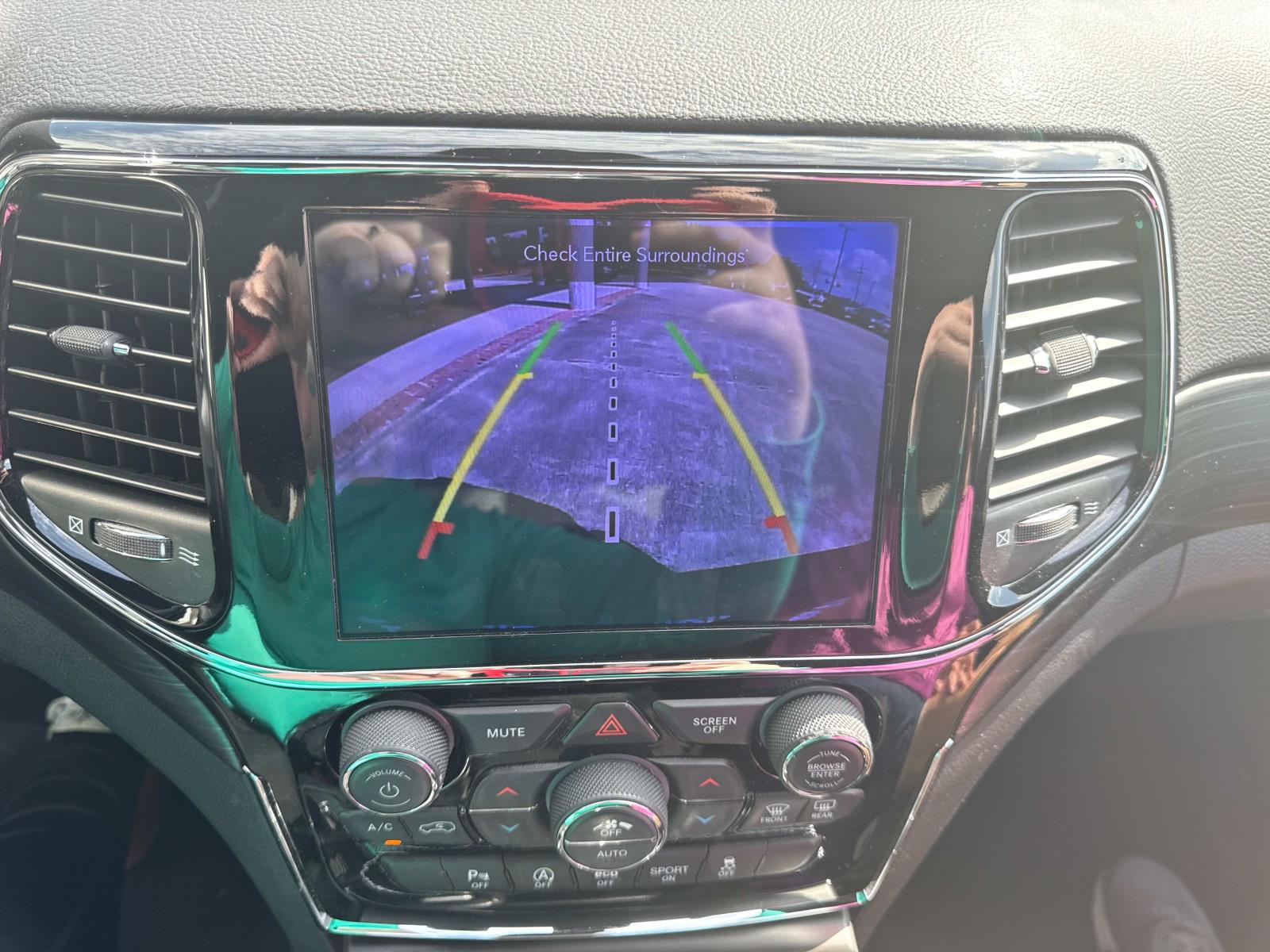 Vehicle image 25 of 27