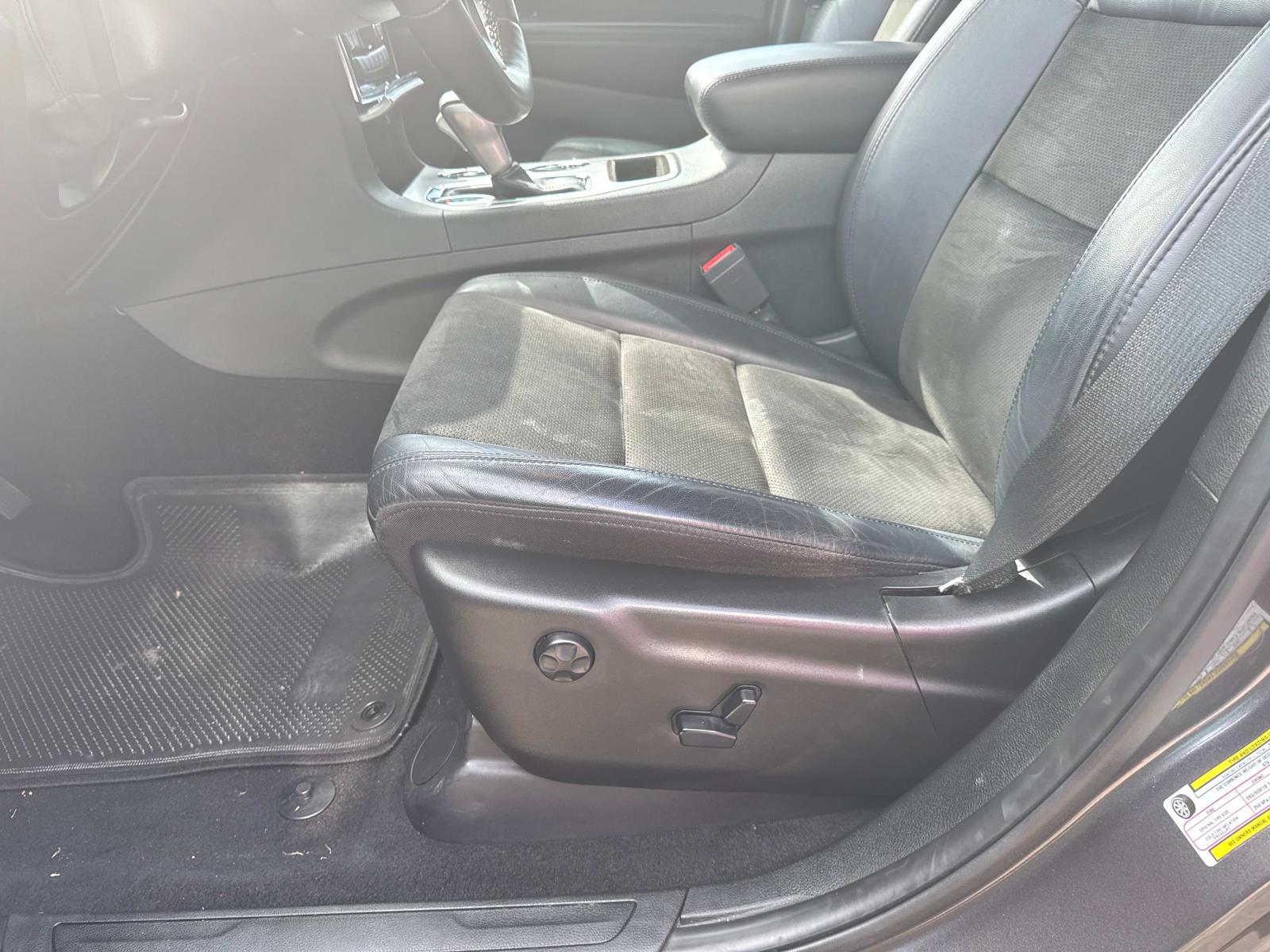 Vehicle image 16 of 27