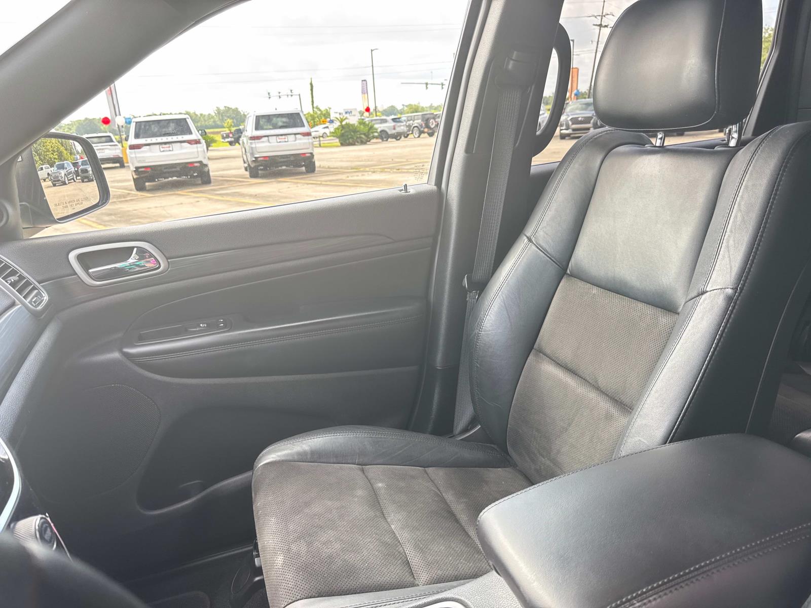 Vehicle image 15 of 27