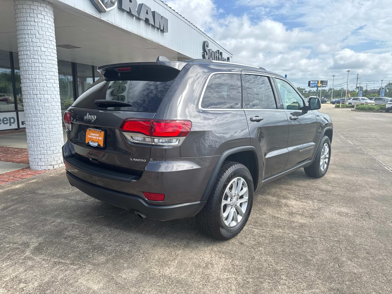 Vehicle image 4 of 27
