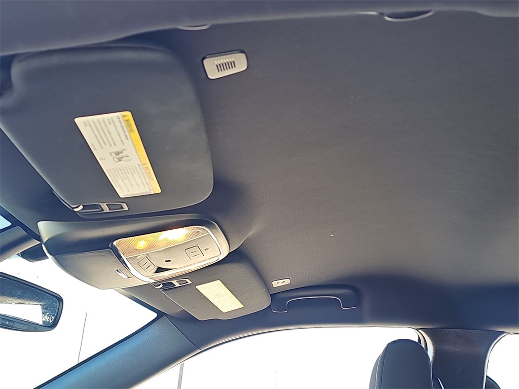 Vehicle image 18 of 33