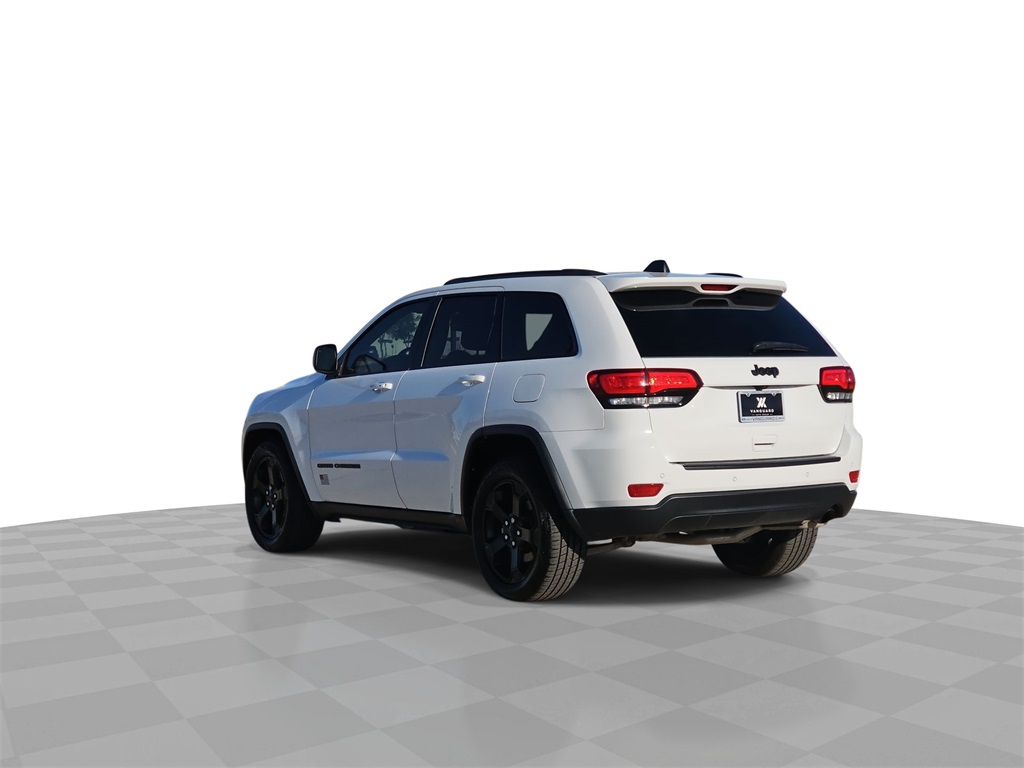Vehicle image 8 of 33