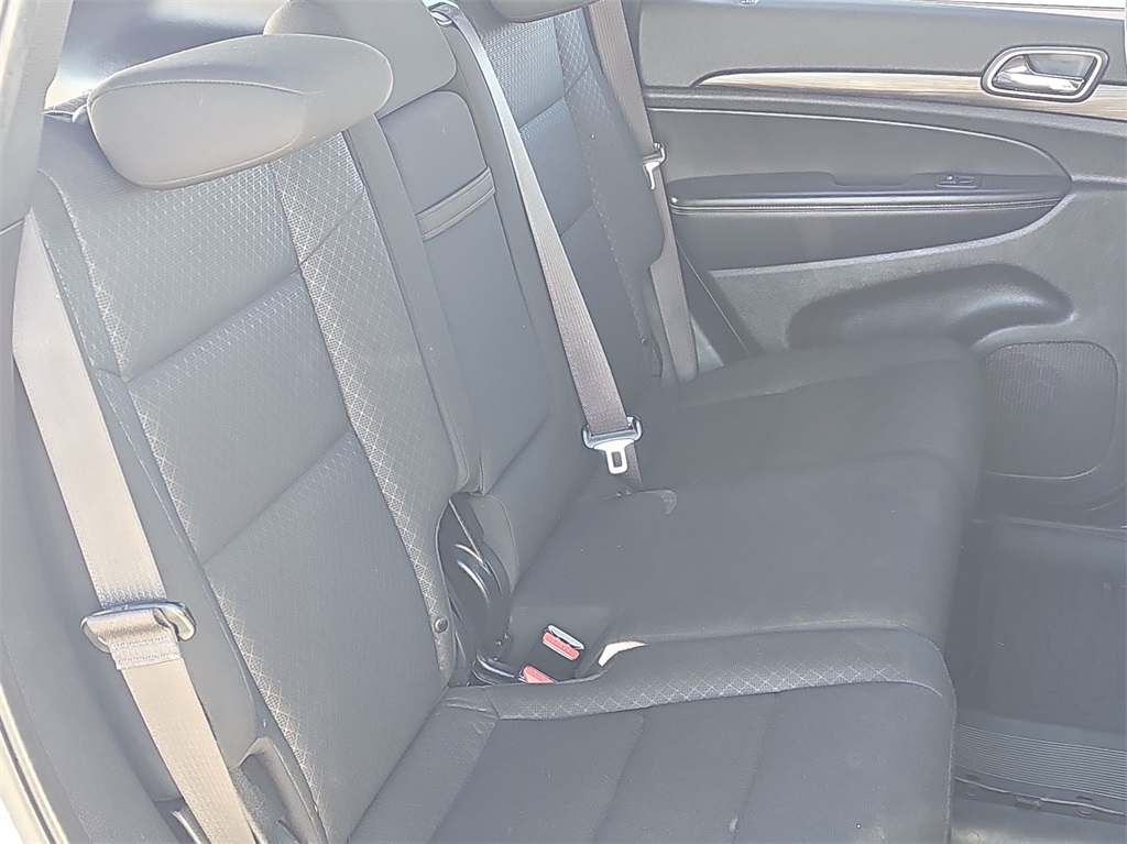Vehicle image 26 of 33
