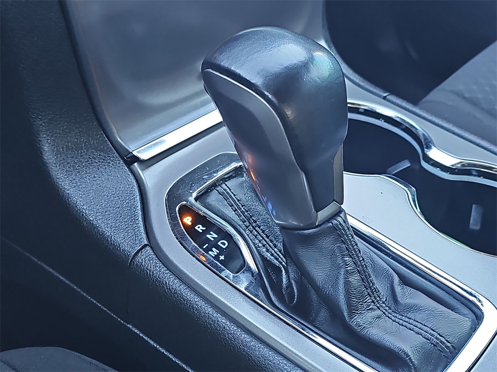 Vehicle image 15 of 33