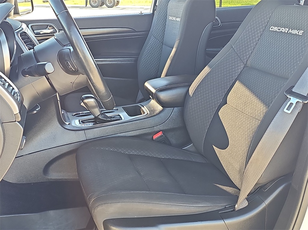 Vehicle image 19 of 33