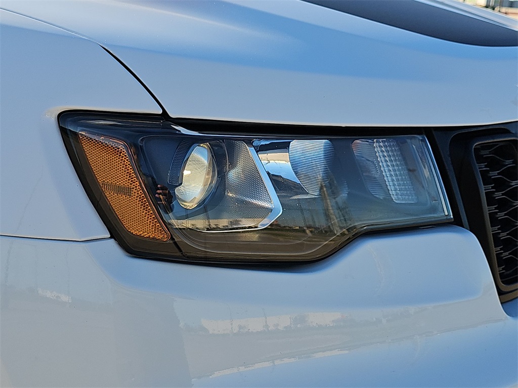 Vehicle image 29 of 33
