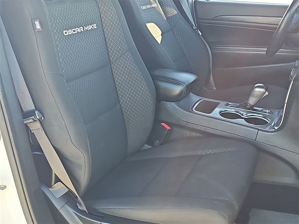Vehicle image 27 of 33