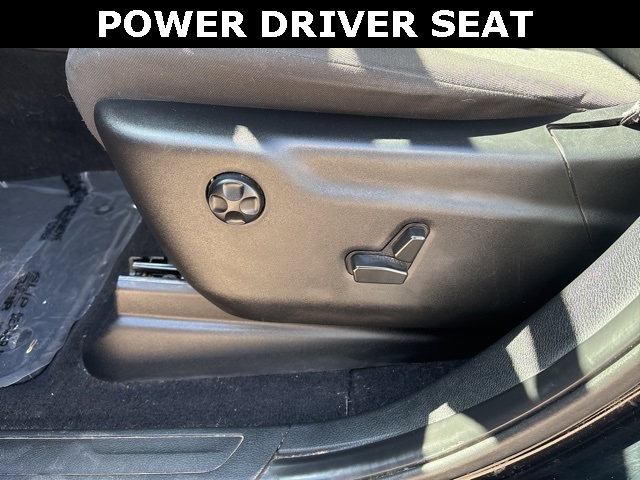 Vehicle image 11 of 32