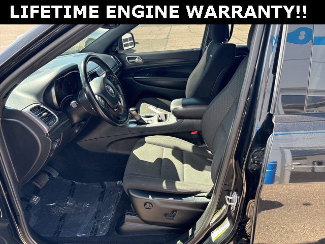 Vehicle image 10 of 32
