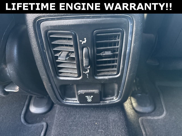 Vehicle image 27 of 32