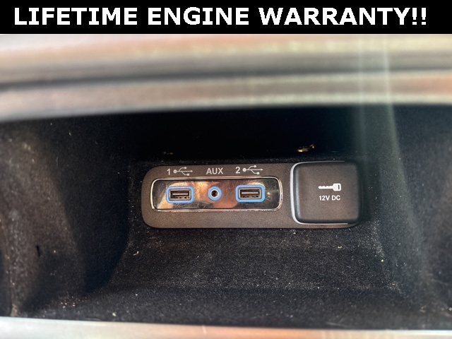 Vehicle image 23 of 32