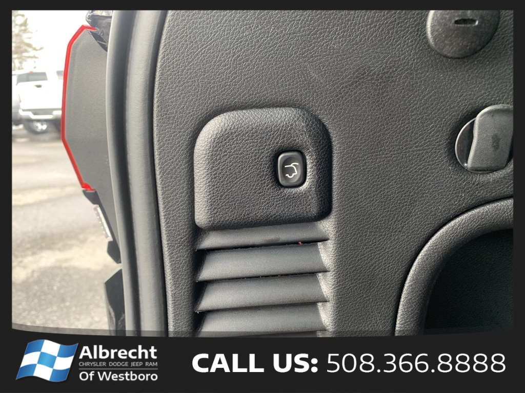 Vehicle image 13 of 27