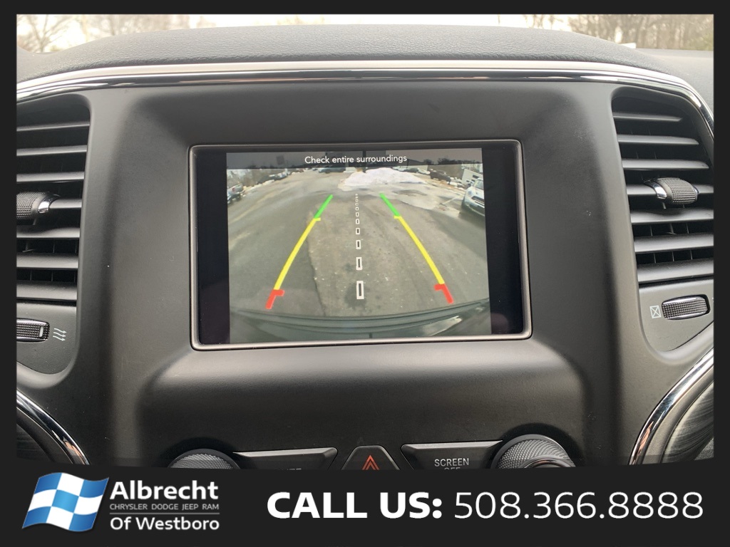 Vehicle image 23 of 27