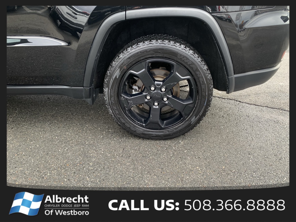 Vehicle image 25 of 27