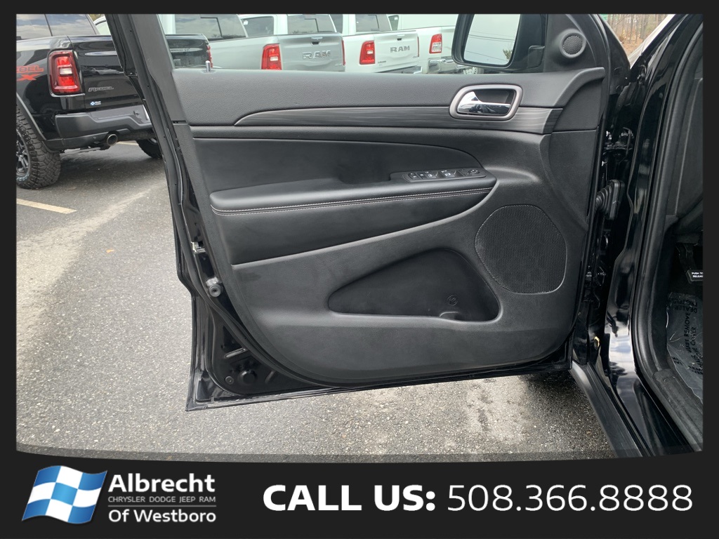 Vehicle image 10 of 27