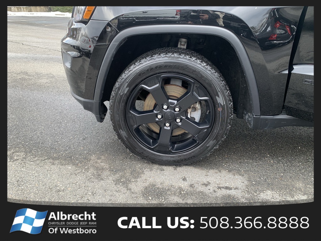 Vehicle image 24 of 27
