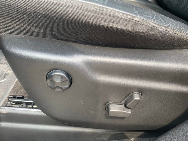 Vehicle image 11 of 20
