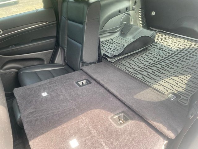 Vehicle image 17 of 20