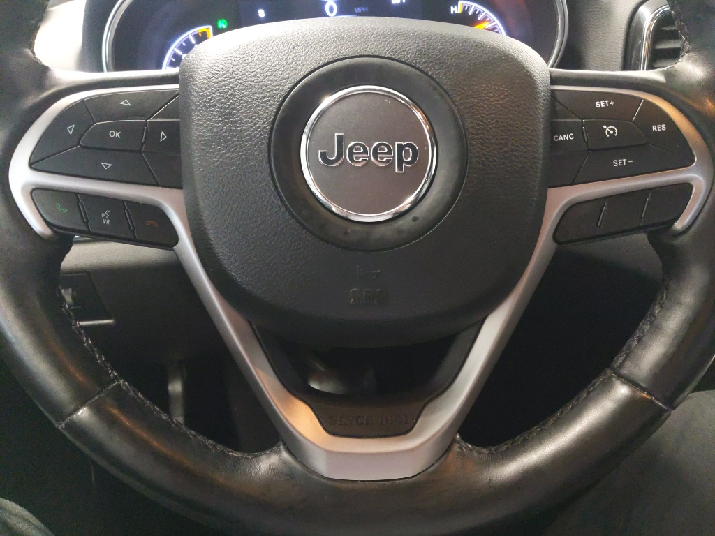 Vehicle image 6 of 28