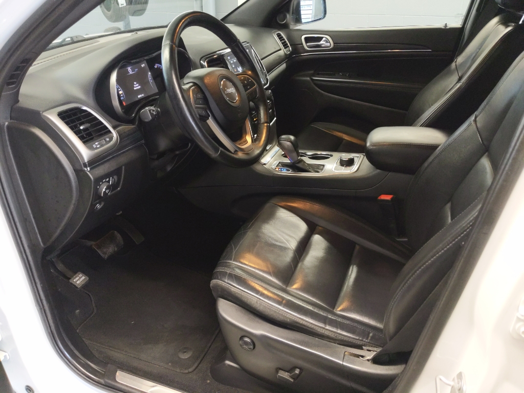 Vehicle image 20 of 28