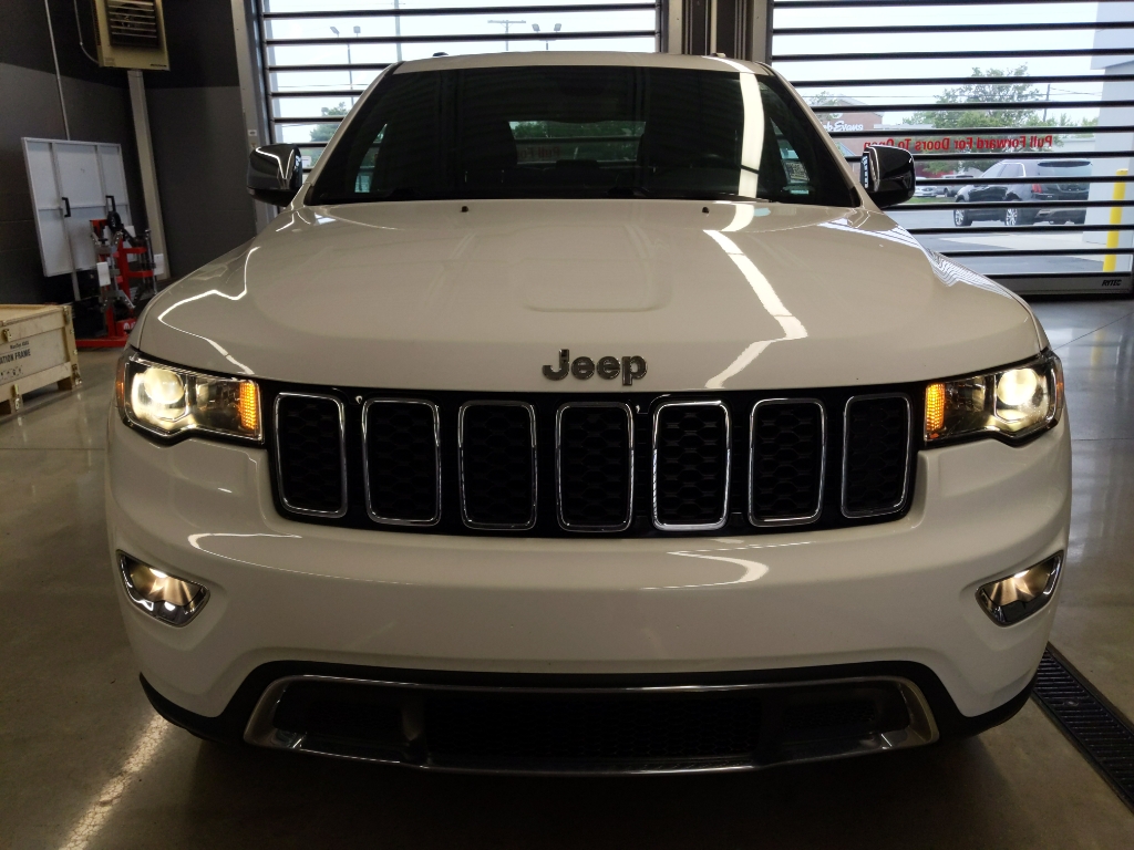 Vehicle image 16 of 28