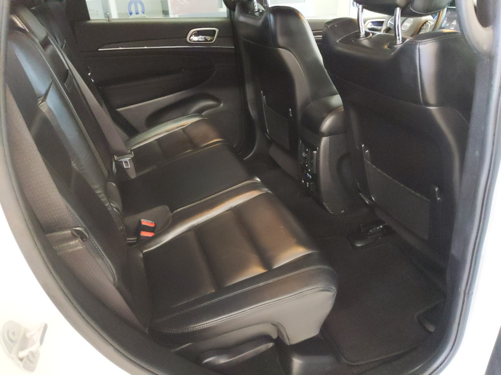 Vehicle image 27 of 28