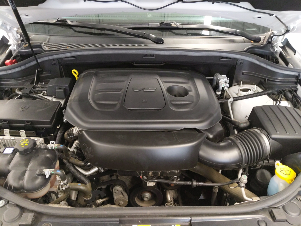 Vehicle image 15 of 28