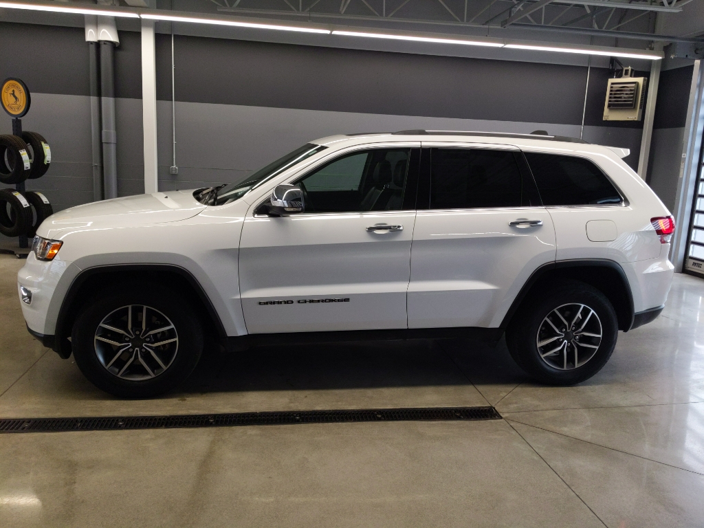 Vehicle image 4 of 28