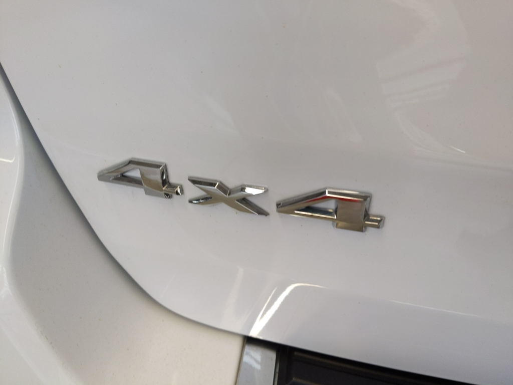 Vehicle image 18 of 28