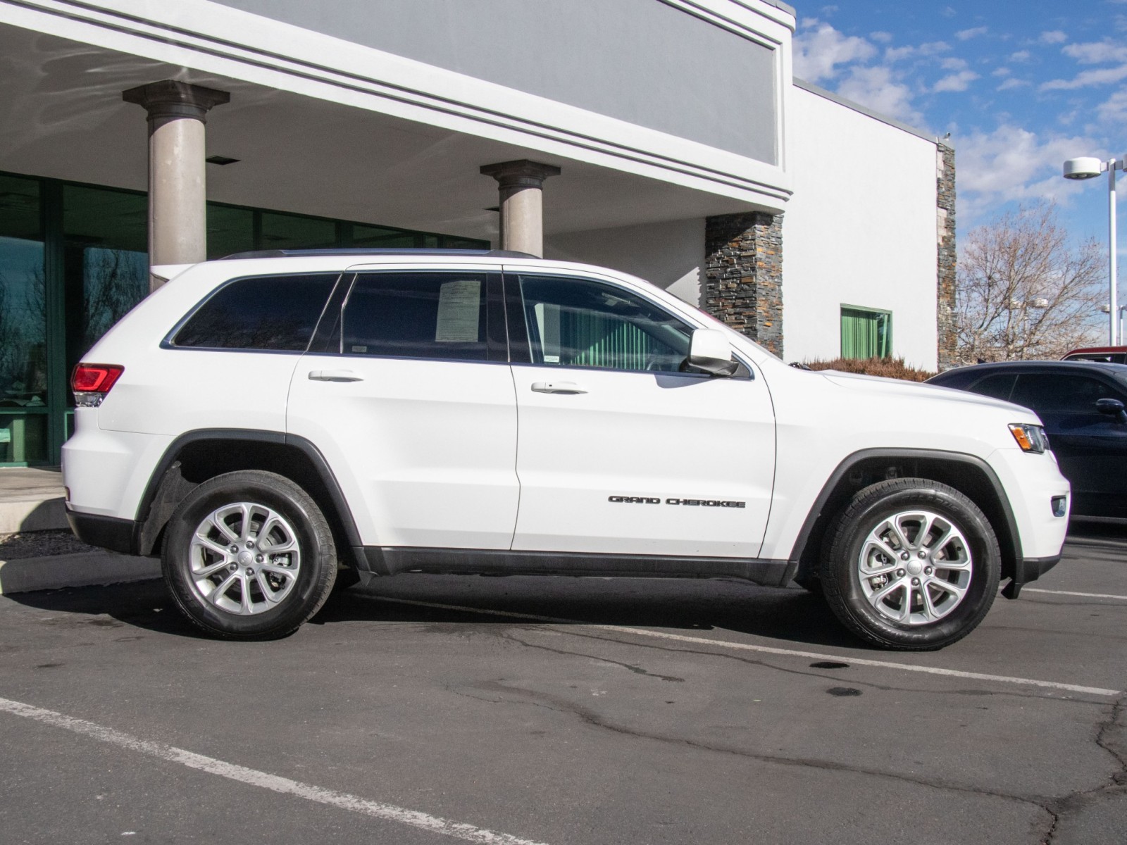 Vehicle image 4 of 26