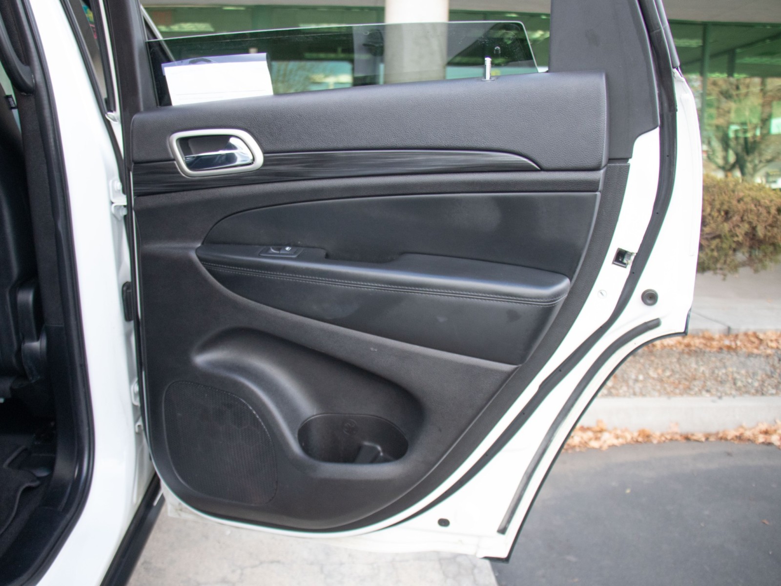 Vehicle image 24 of 26