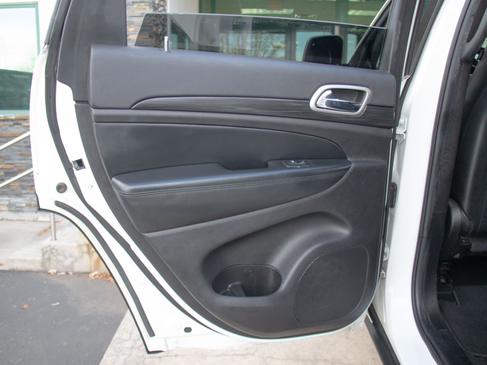 Vehicle image 22 of 26