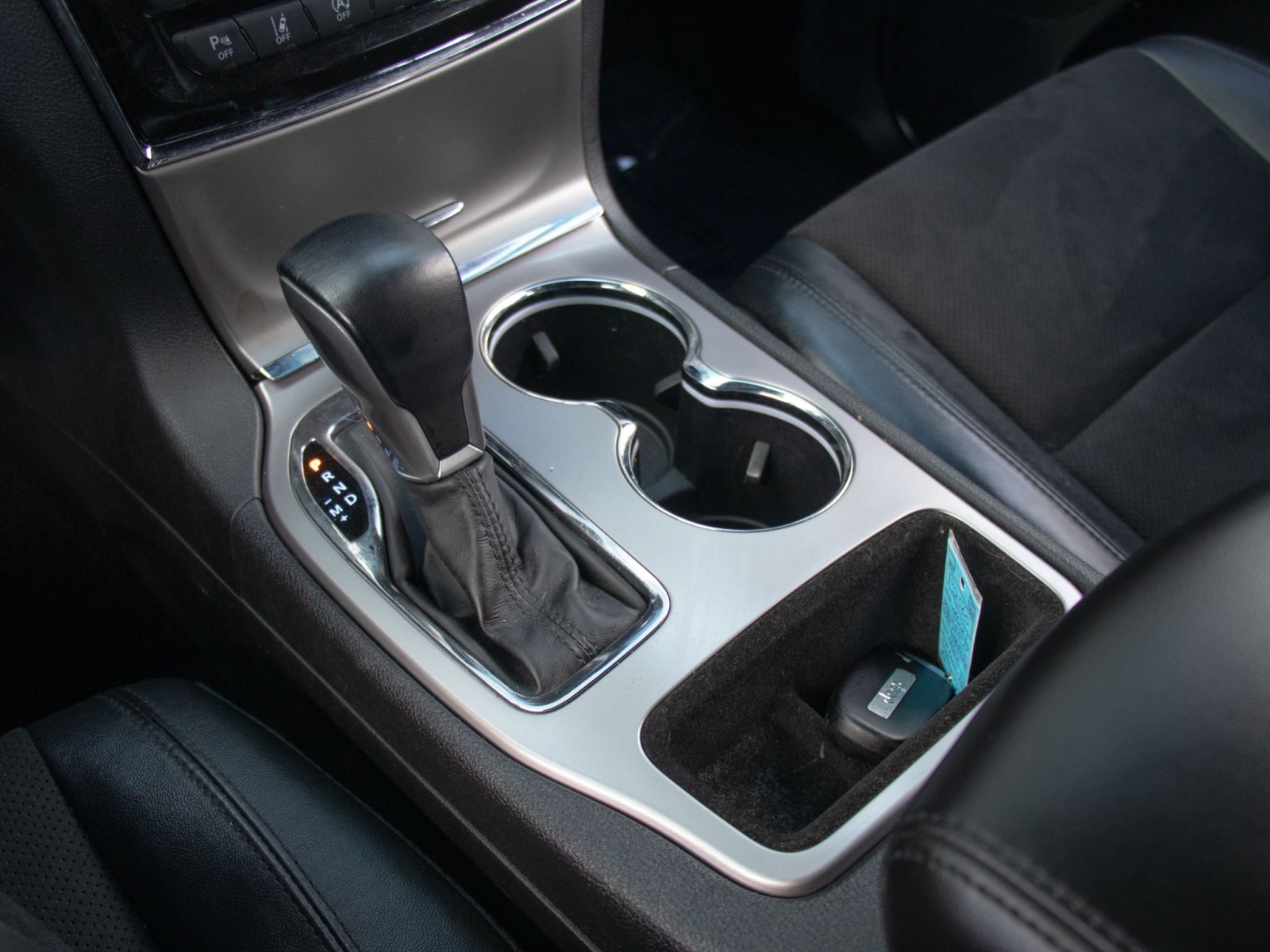 Vehicle image 17 of 26