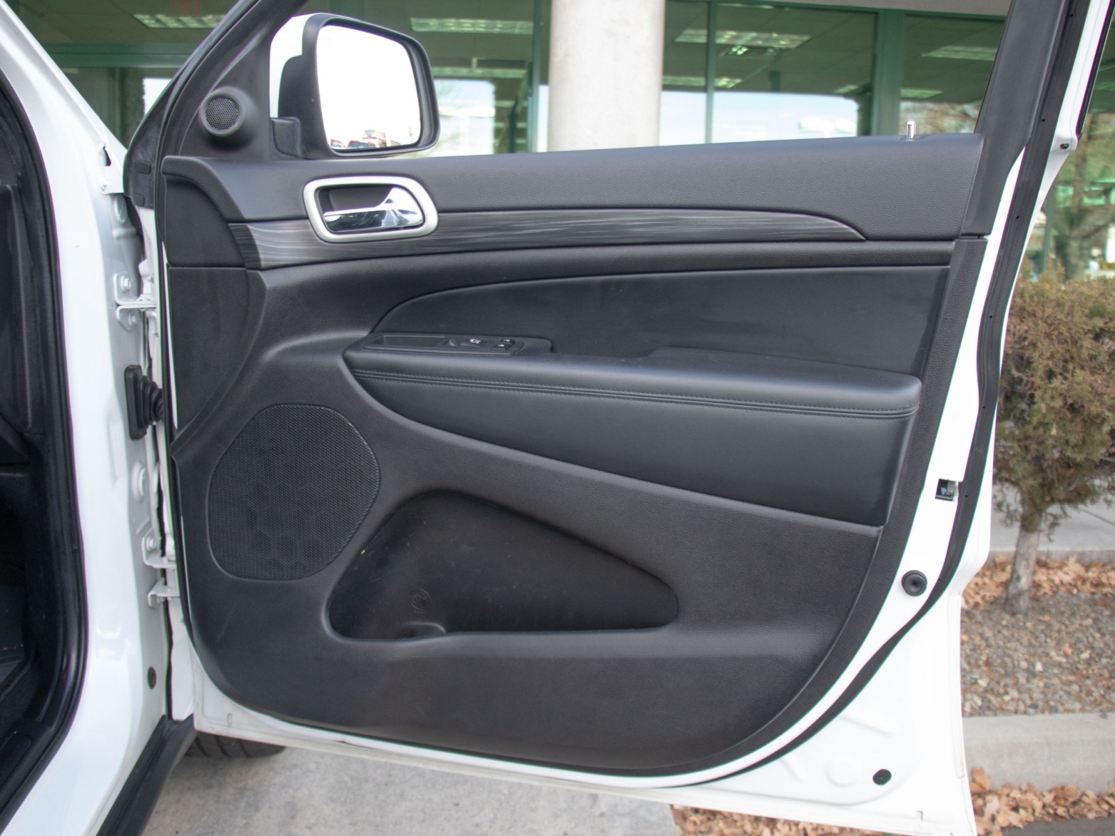 Vehicle image 20 of 26