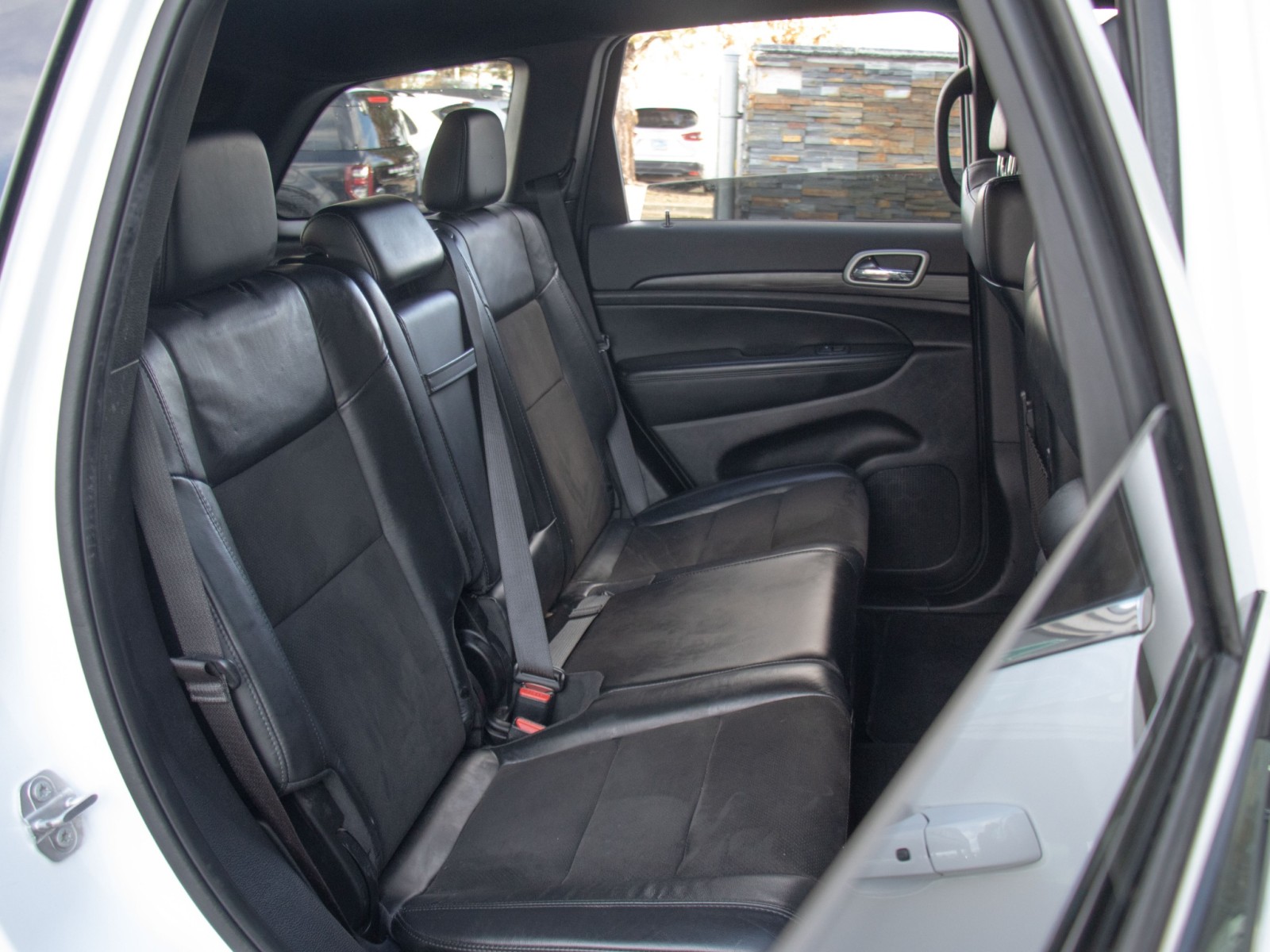 Vehicle image 23 of 26