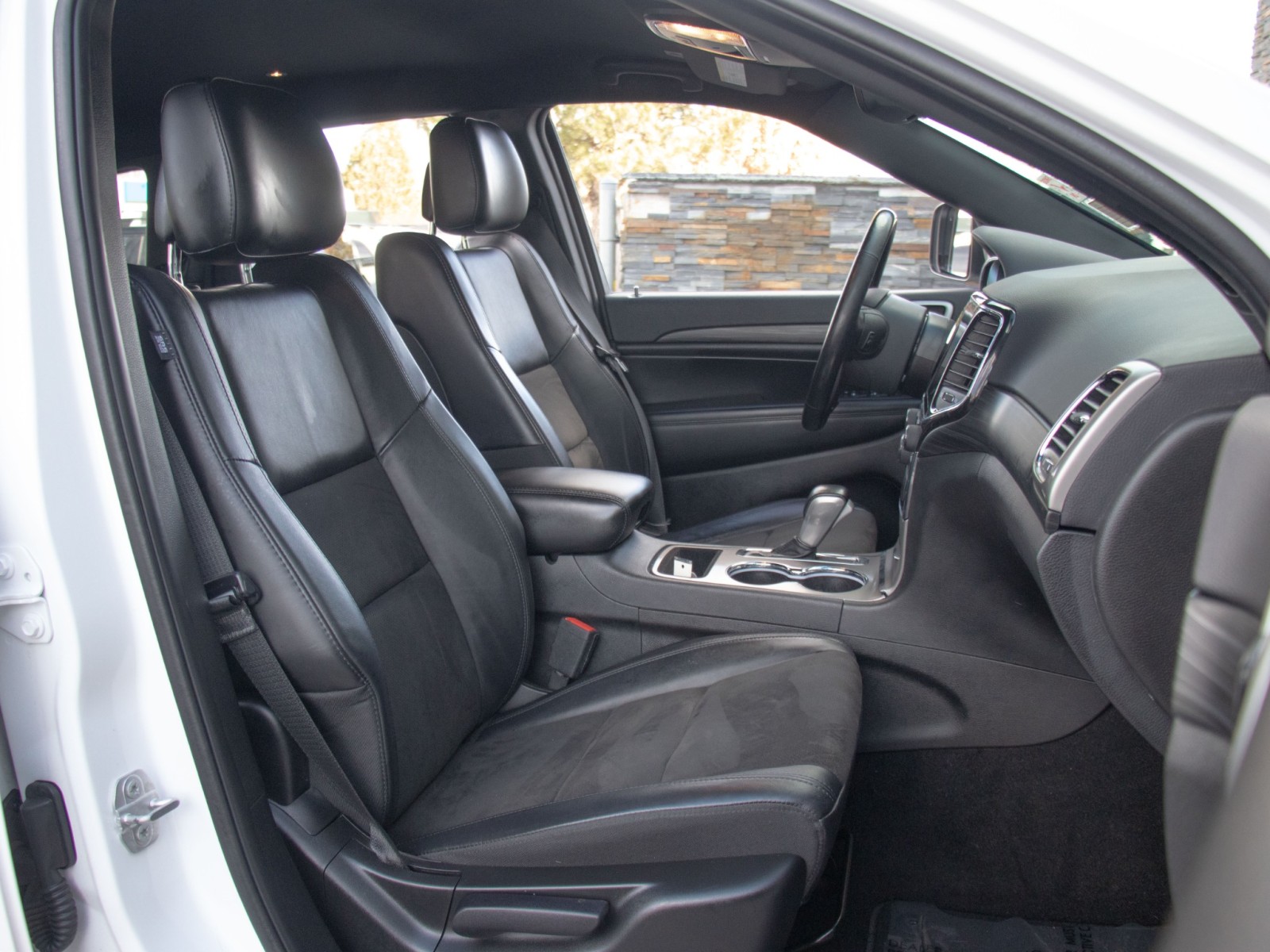 Vehicle image 19 of 26