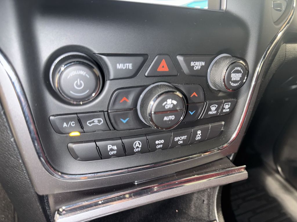 Vehicle image 33 of 33