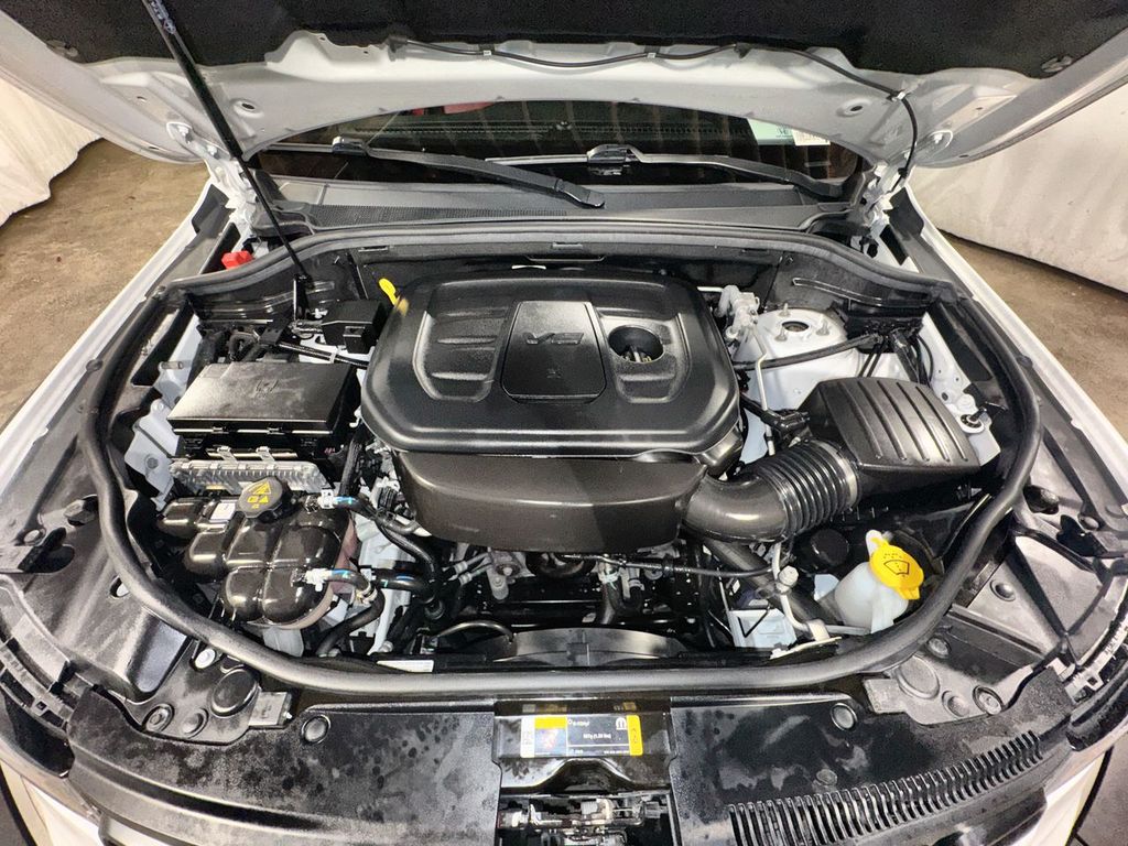 Vehicle image 9 of 33