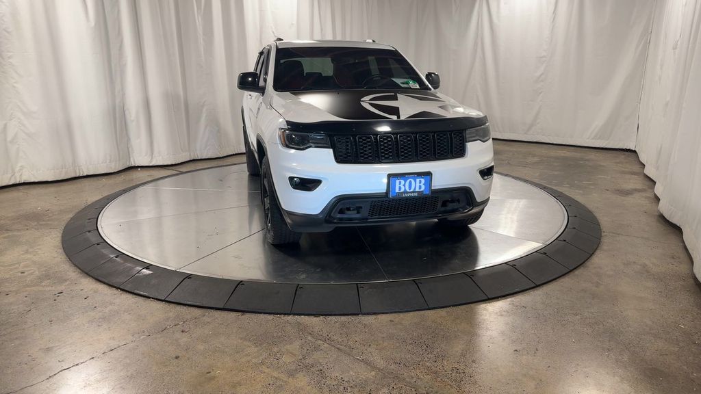 Vehicle image 4 of 33