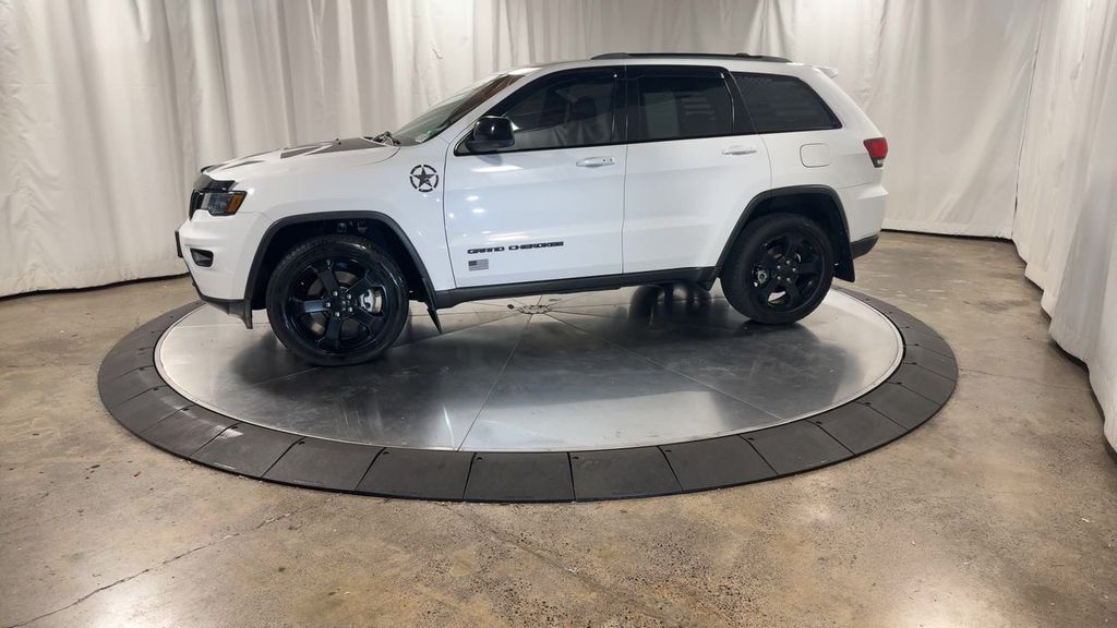 Vehicle image 3 of 33