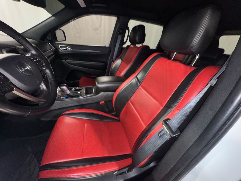 Vehicle image 20 of 33