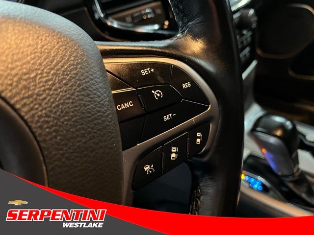 Vehicle image 33 of 39