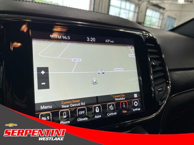 Vehicle image 24 of 39