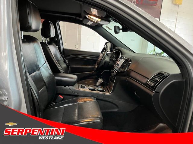 Vehicle image 17 of 39