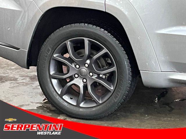 Vehicle image 11 of 39