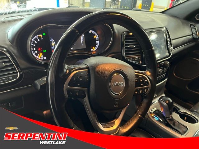 Vehicle image 21 of 39