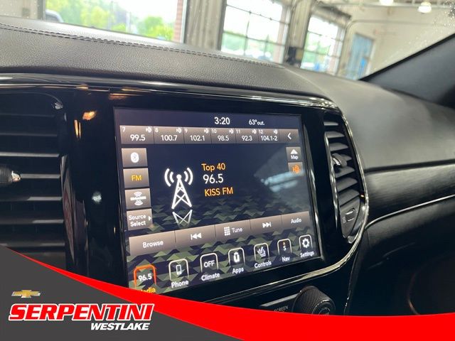 Vehicle image 25 of 39