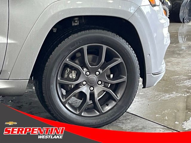 Vehicle image 14 of 39