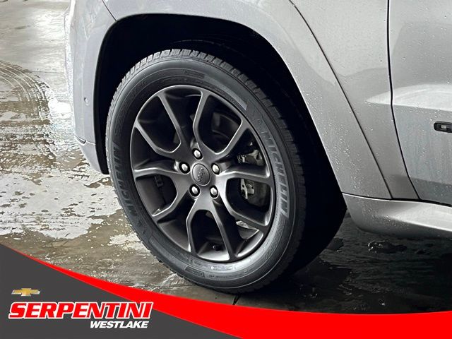 Vehicle image 13 of 39