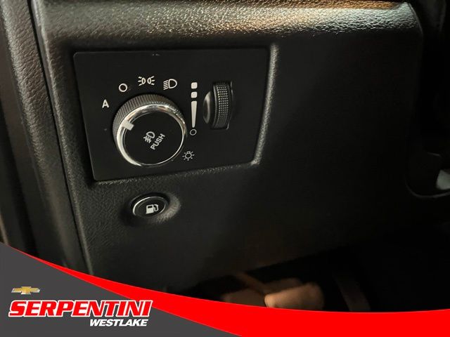 Vehicle image 36 of 39